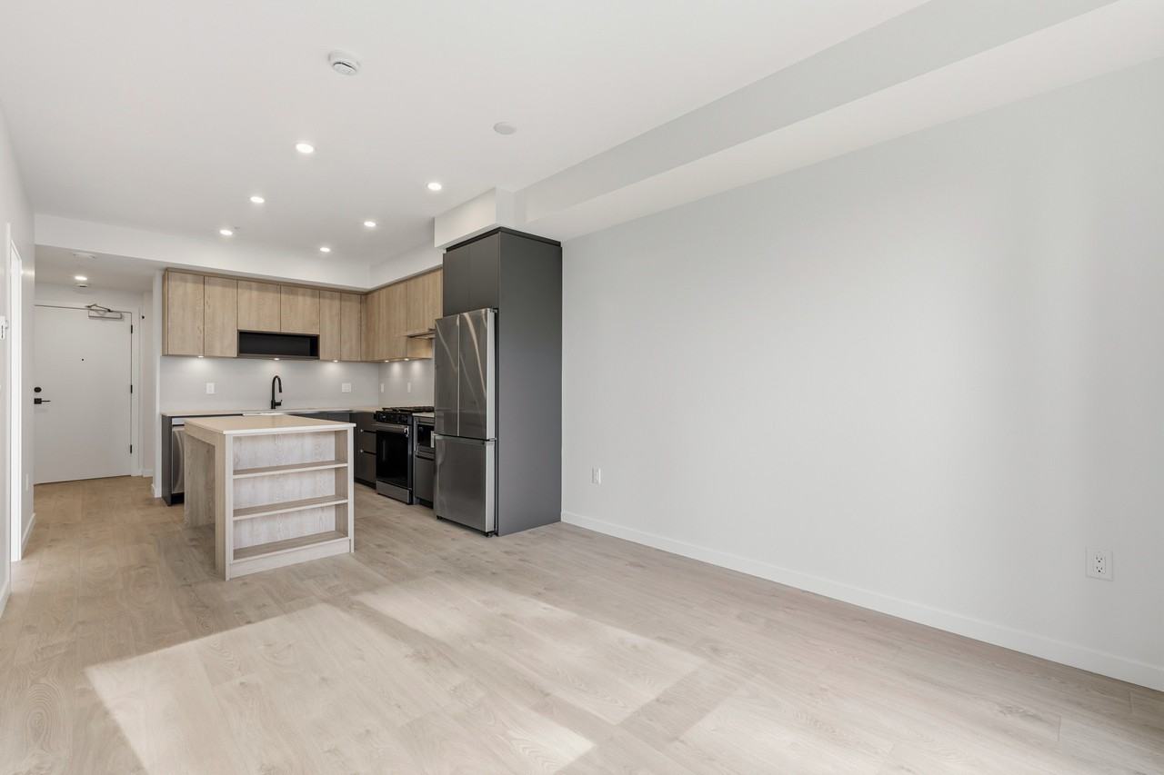 6585 195A Street #304 - Photo 4 of 23