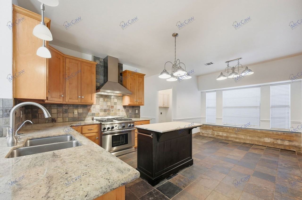 622 Andover Ln - Photo 7 of 32