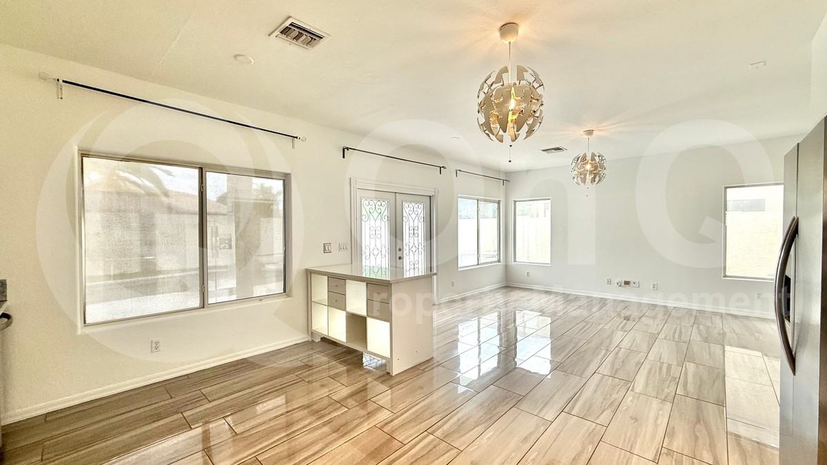 1325 N Palmsprings Dr - Photo 5 of 24