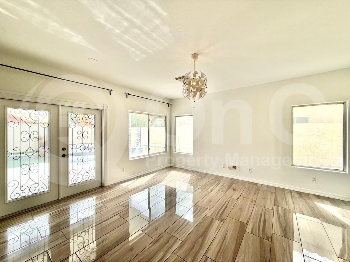 1325 N Palmsprings Dr - Photo 7 of 24