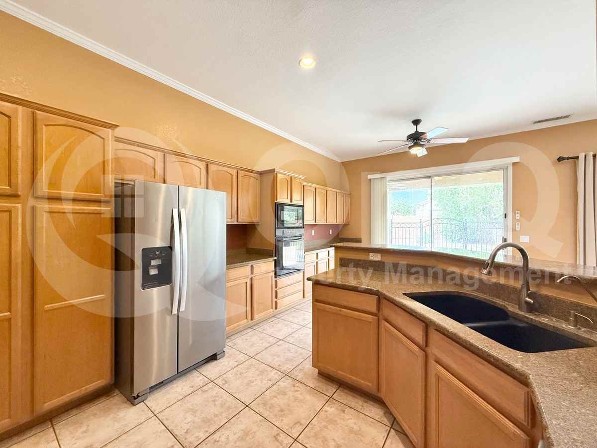 6932 W Monterey St - Photo 4 of 23