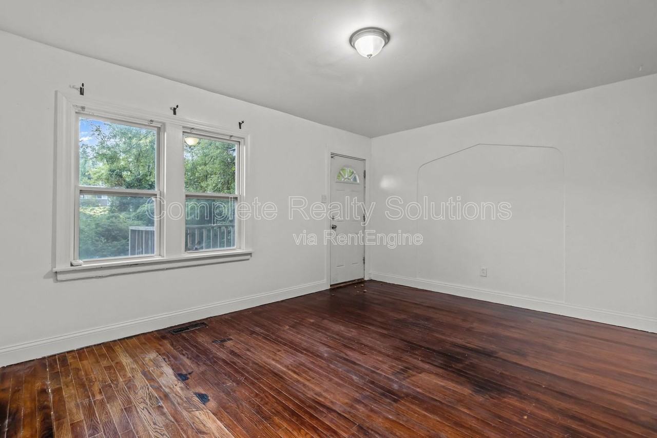 147 Chambers Rd - Photo 5 of 21