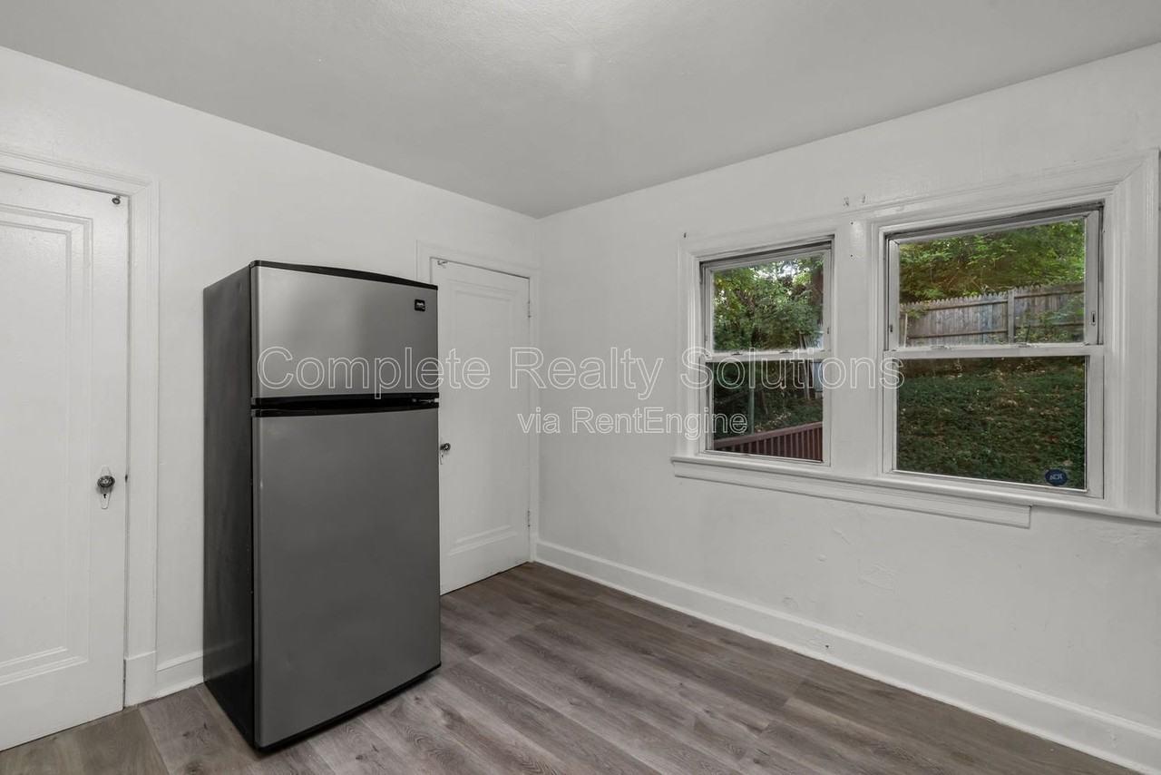 147 Chambers Rd - Photo 4 of 21