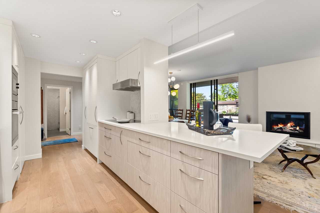 W King Edward Ave & Arbutus St #102 - Photo 3 of 27