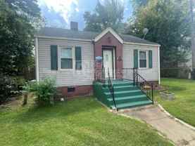 121 Robbins St - Photo 1 of 1