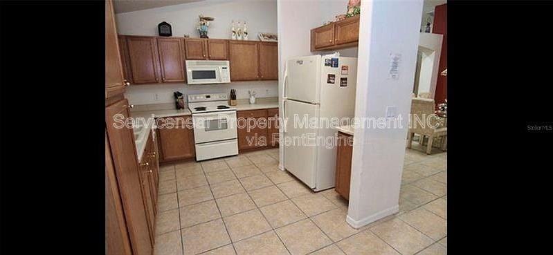 2506 Oneida Loop - Photo 5 of 41