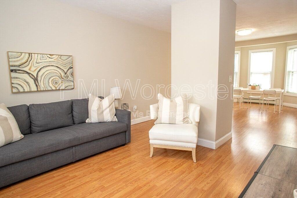 73 Green Hill Parkway - Photo 5 of 32