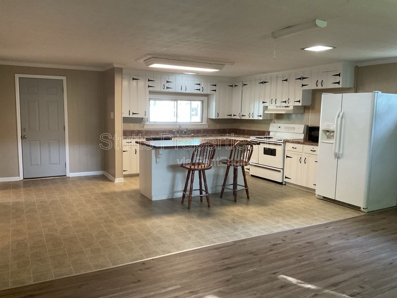 1020 Atlanta Street - Photo 5 of 15