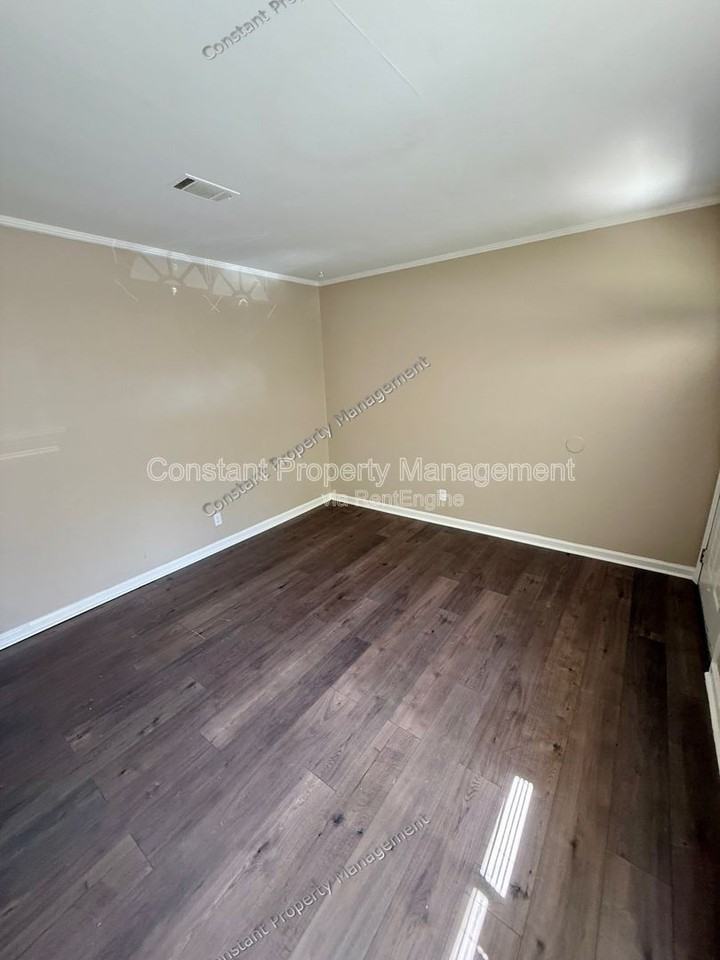 4301 Ayers Rd #4303 - Photo 4 of 12