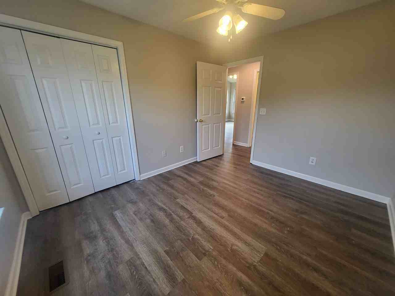 110 Kenwood Dr - Photo 2 of 15