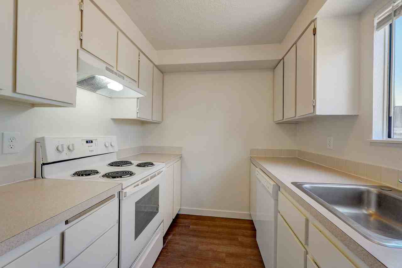 Brookwood Firs Townhomes - Photo 3 of 19