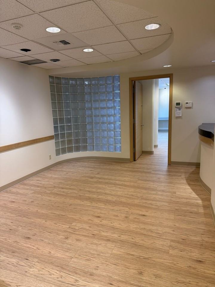 Maple Leaf Plaza - Photo 3 of 39