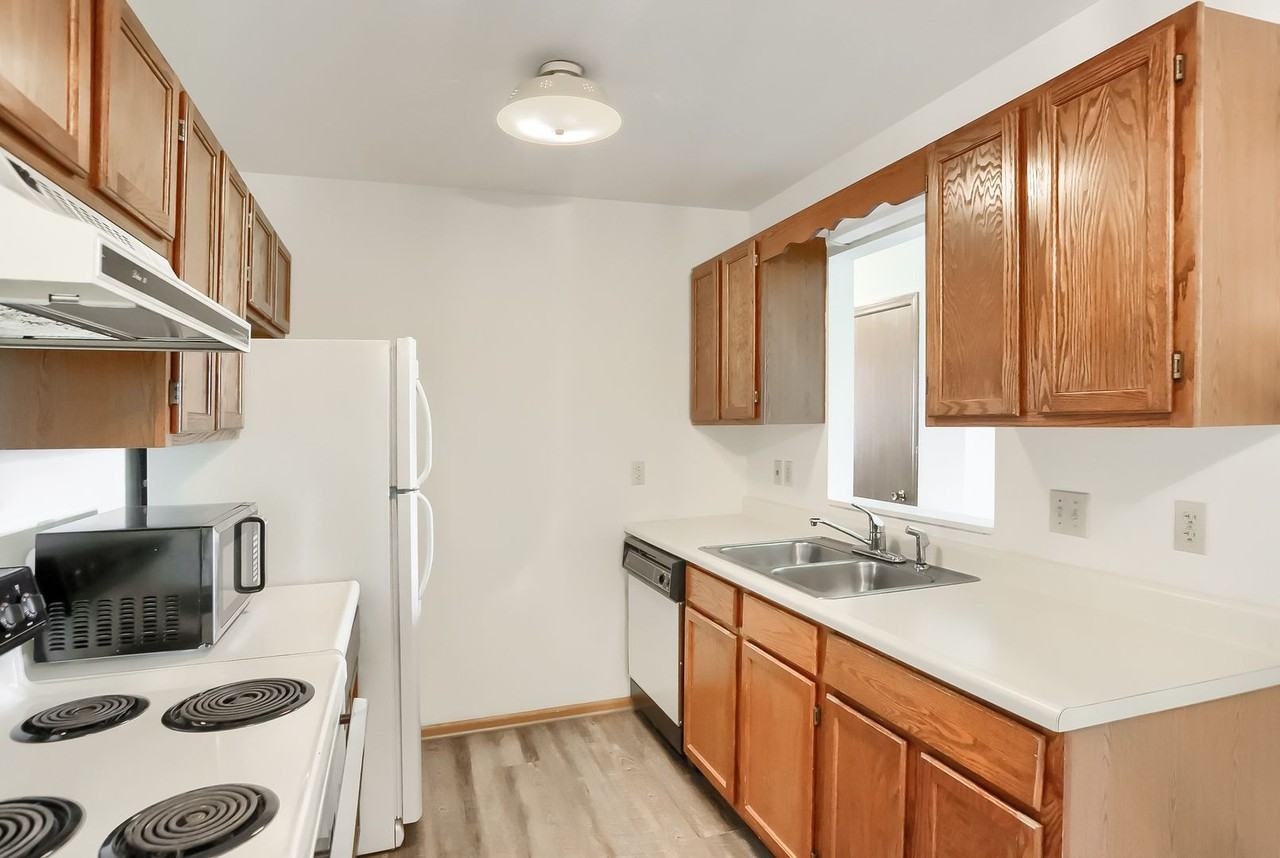 402 Kittery Ridge Dr - Photo 3 of 15