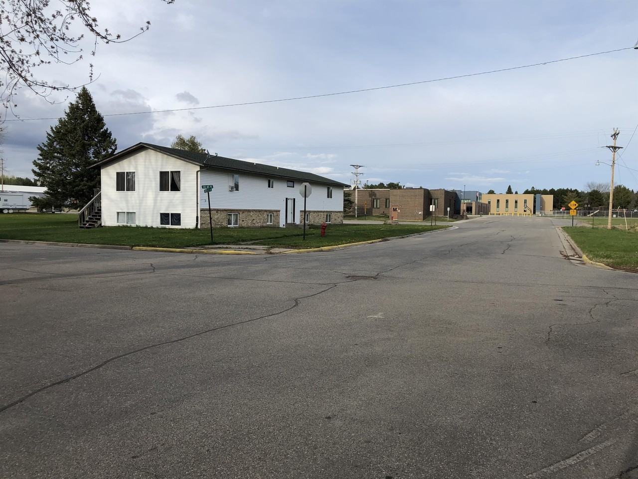 300 Birch St Ne #2 - Photo 3 of 13