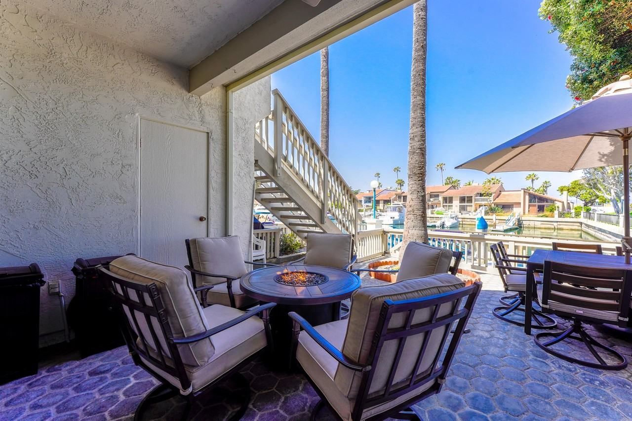 1 *101 Kingston Court West*** #1 - Photo 3 of 17