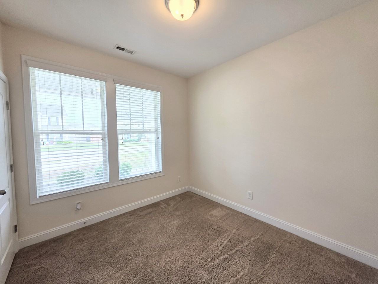 173 Weston Woods St - Photo 3 of 30