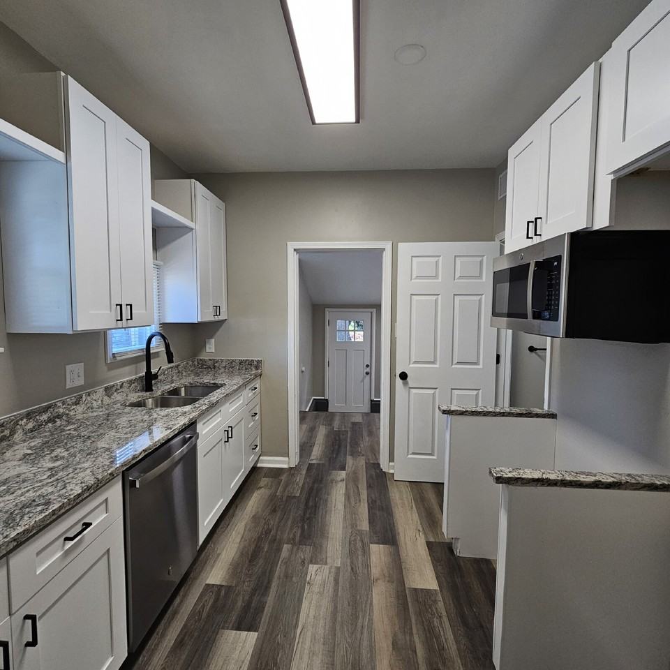 50774 Jefferson Avenue - Photo 6 of 16