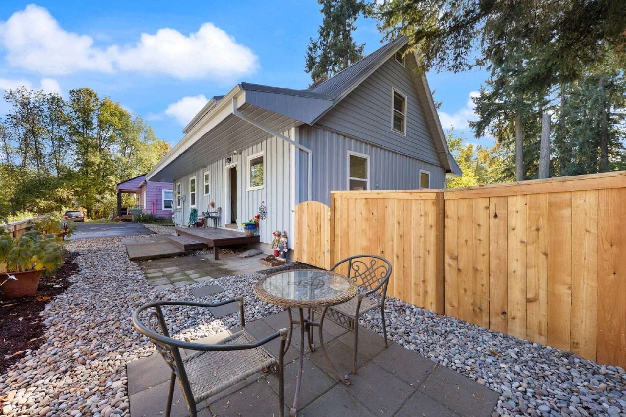 1948 NE Highway 99w #A - Photo 3 of 36