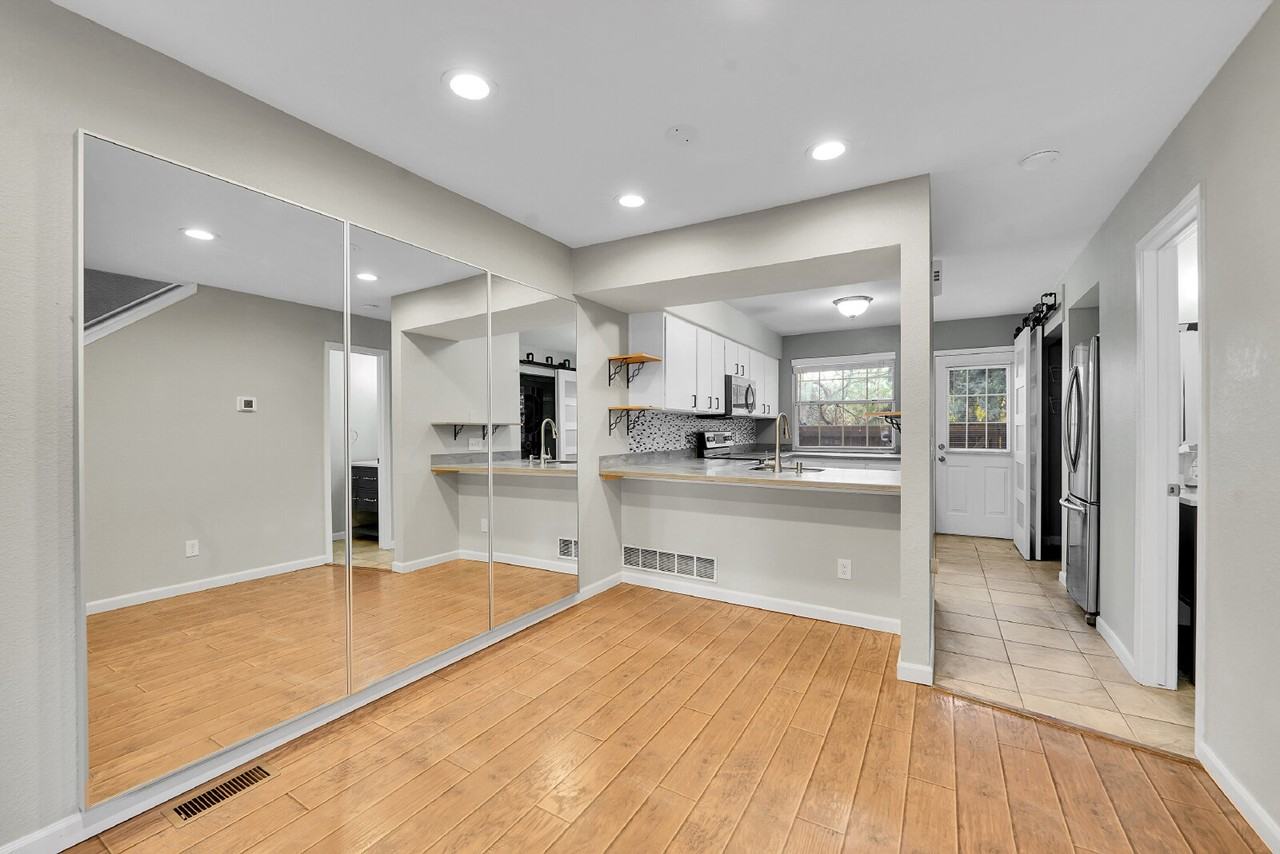 1964 Newland Ct - Photo 4 of 30