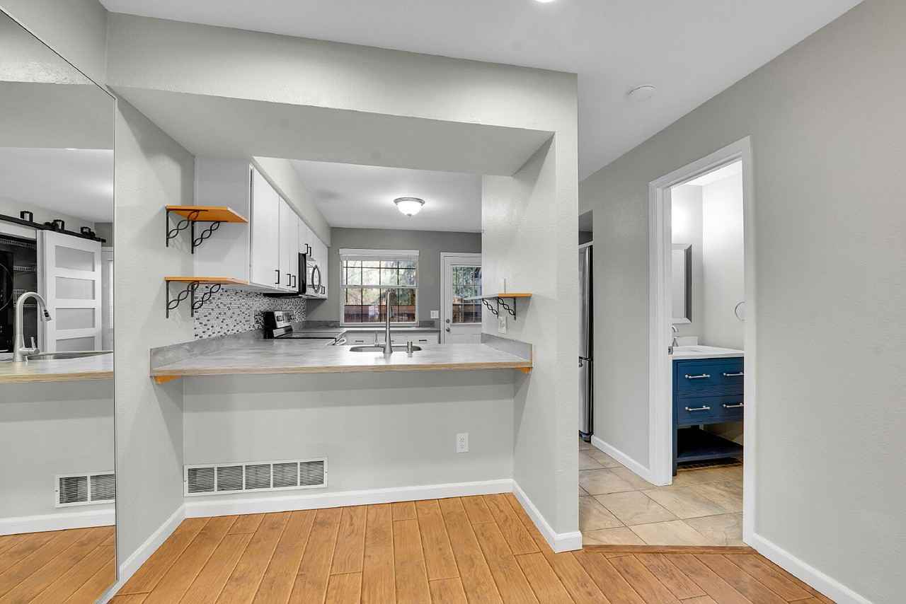 1964 Newland Ct - Photo 5 of 30