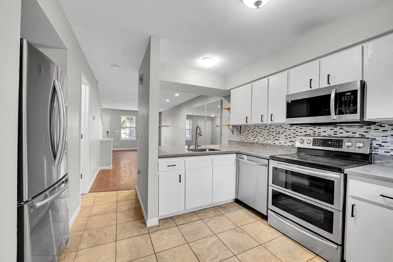 1964 Newland Ct - Photo 6 of 30