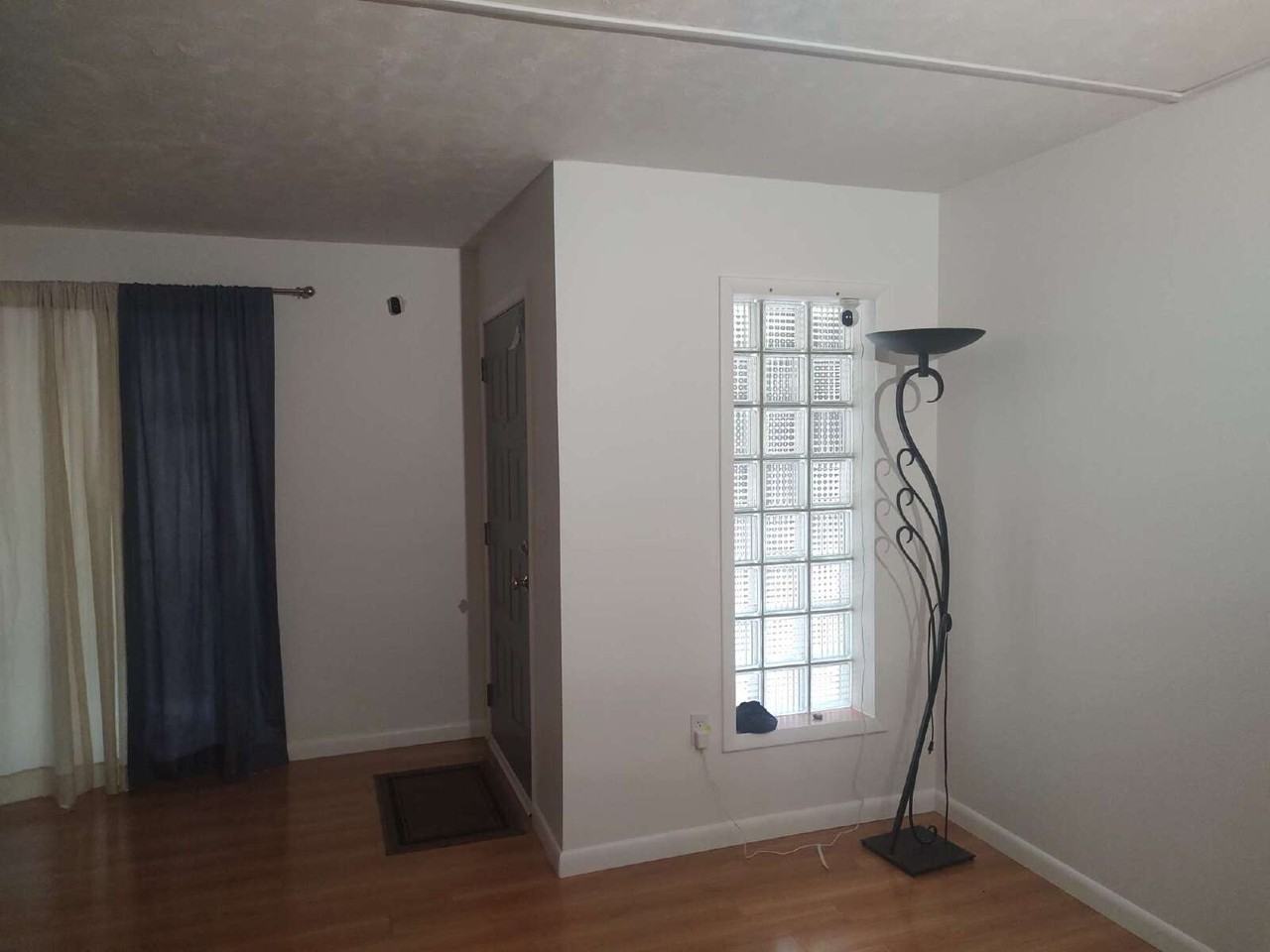 3323 Crystal Ct E #D - Photo 3 of 32