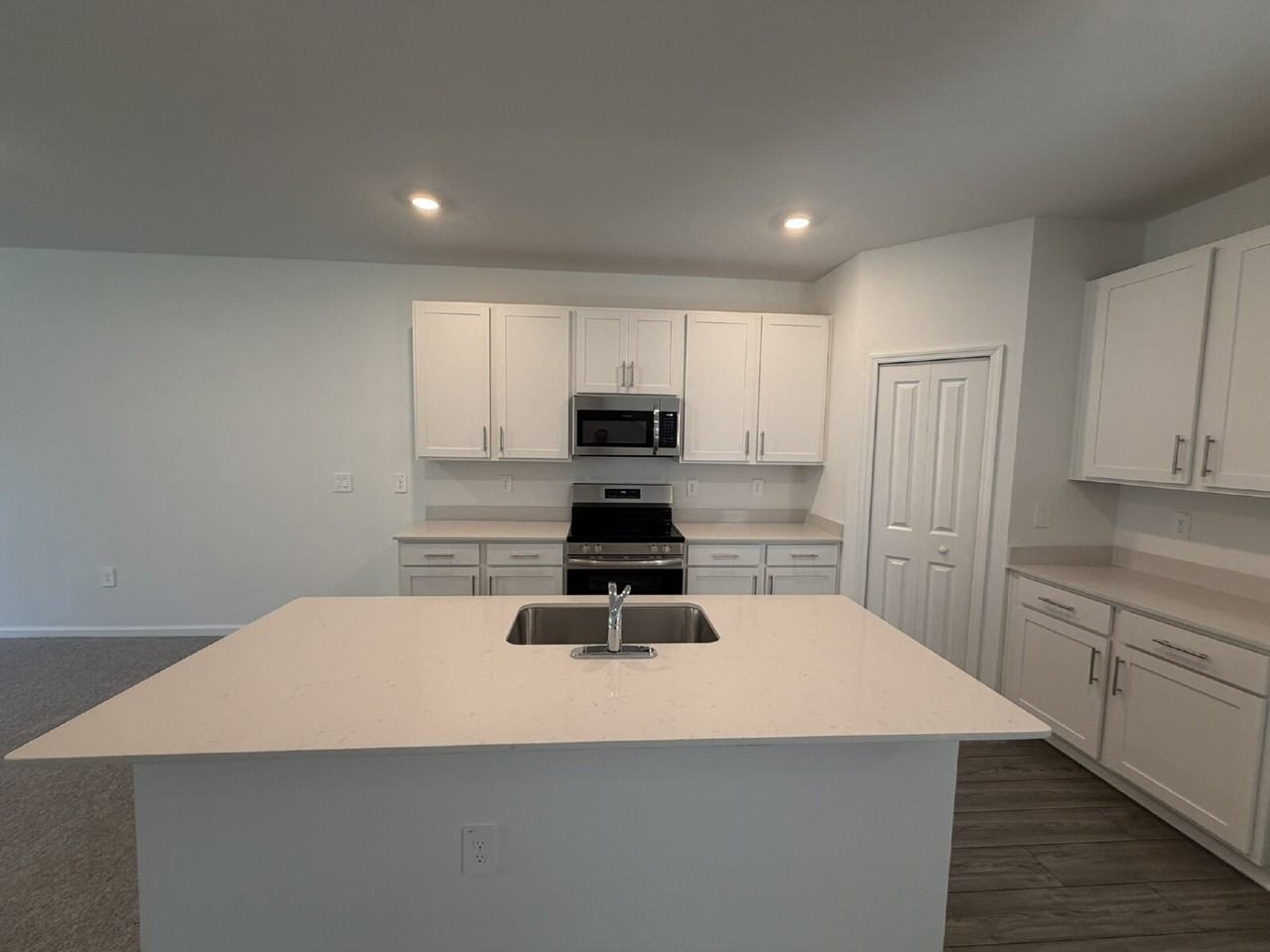 5462 Nw 22nd Dr - Photo 4 of 9