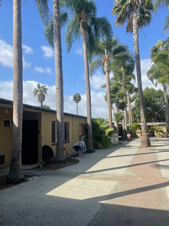 1184 W. 39th St. - Photo 2 of 6