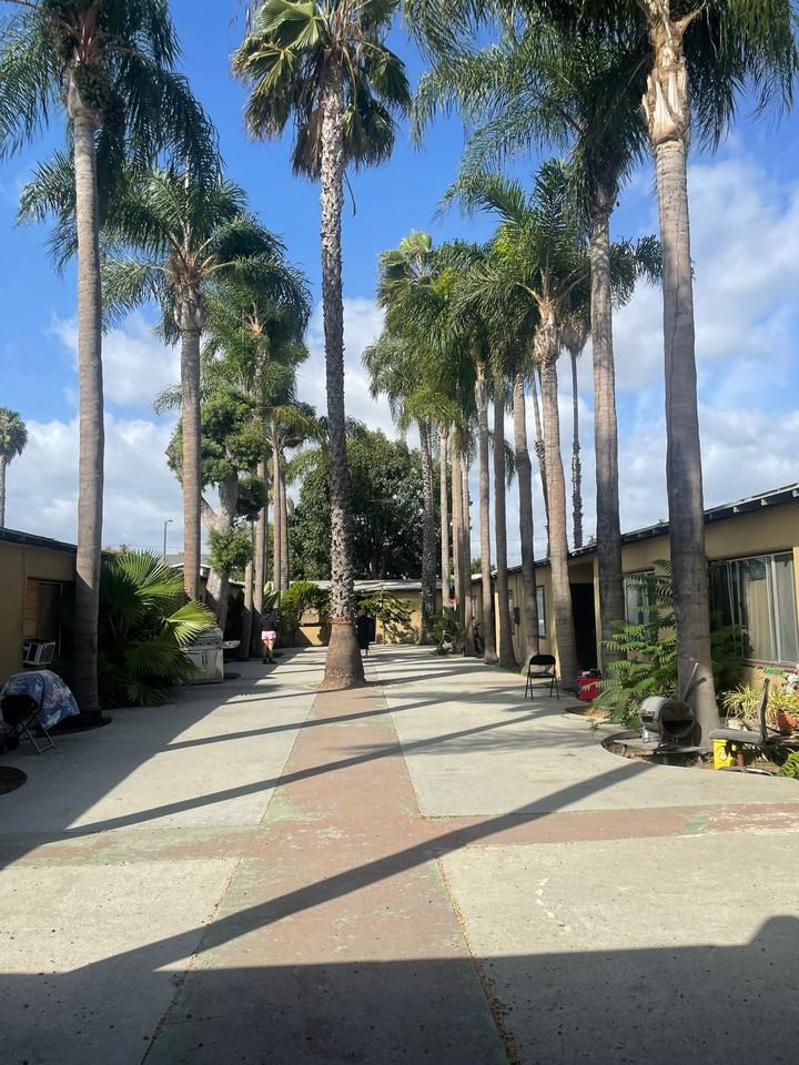 1184 W. 39th St. - Photo 3 of 6