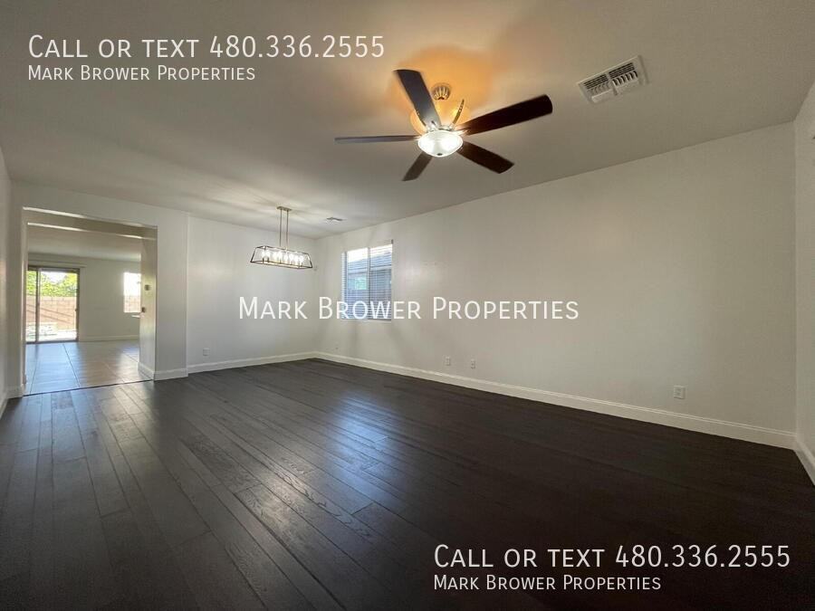 2226 E Brigadier Dr - Photo 3 of 31