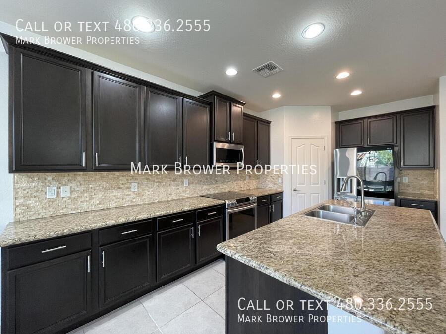 2226 E Brigadier Dr - Photo 6 of 31