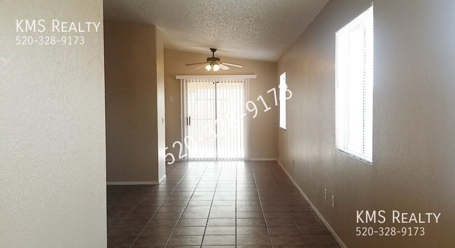 6070 N April Dr - Photo 2 of 16