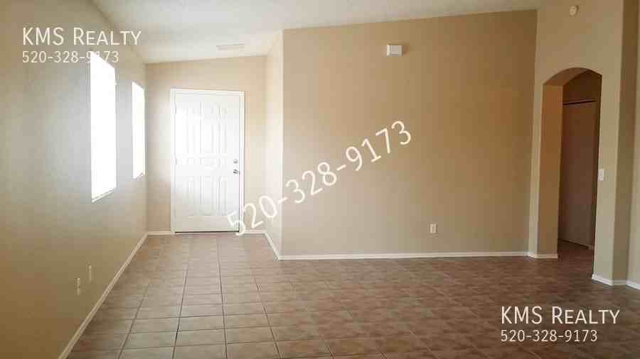 6070 N April Dr - Photo 3 of 16