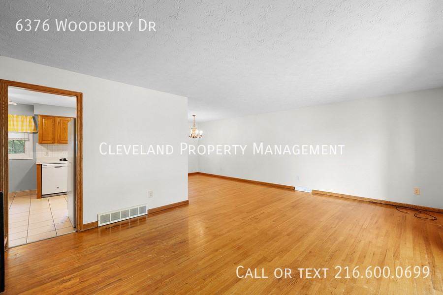 6376 Woodbury Dr - Photo 2 of 24