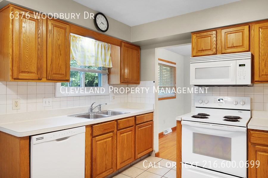 6376 Woodbury Dr - Photo 6 of 24