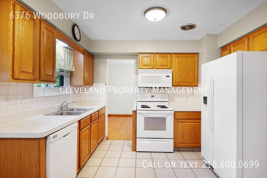 6376 Woodbury Dr - Photo 7 of 24