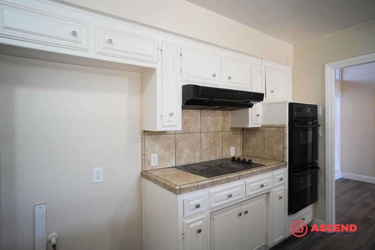 805 Sesnon St - Photo 7 of 28