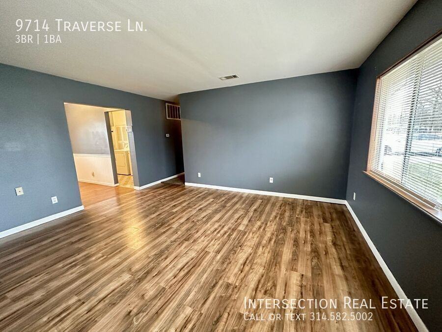 9714 Traverse Ln - Photo 3 of 16