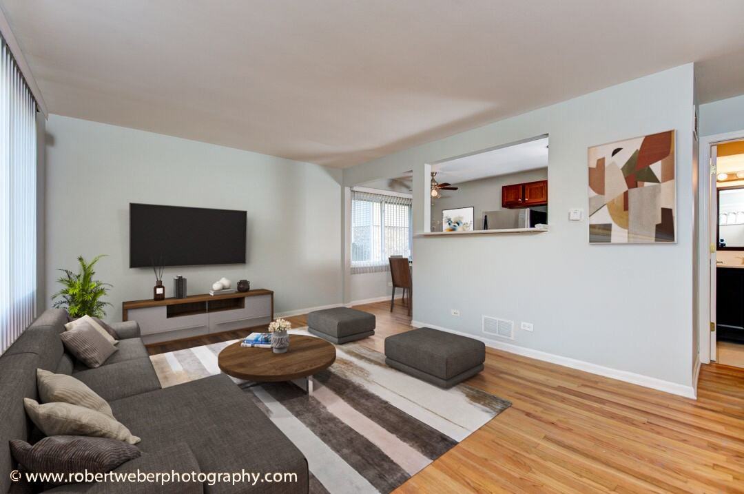 208 Surrey Dr #208 - Photo 3 of 8