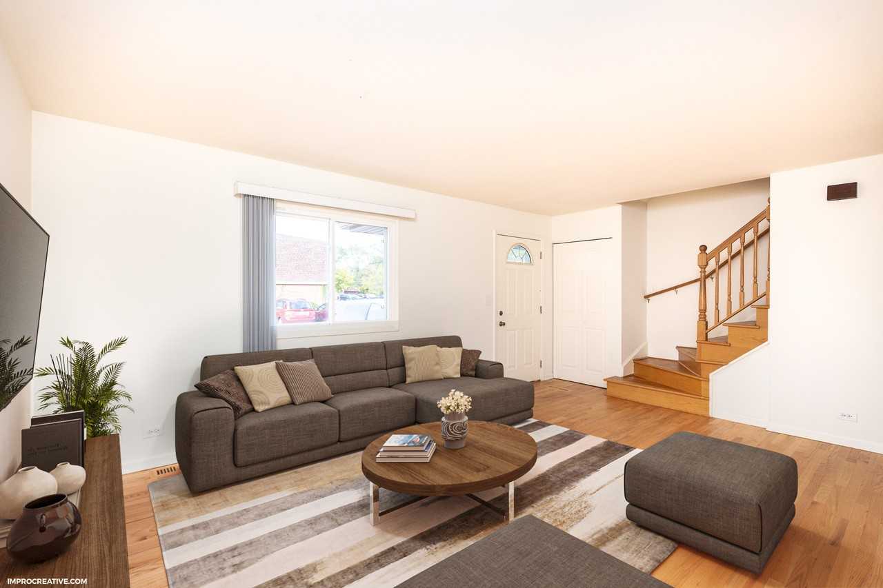 208 Surrey Dr #208 - Photo 4 of 8