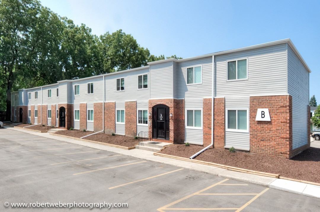 250 E Bristol St #B22 - Photo 4 of 9