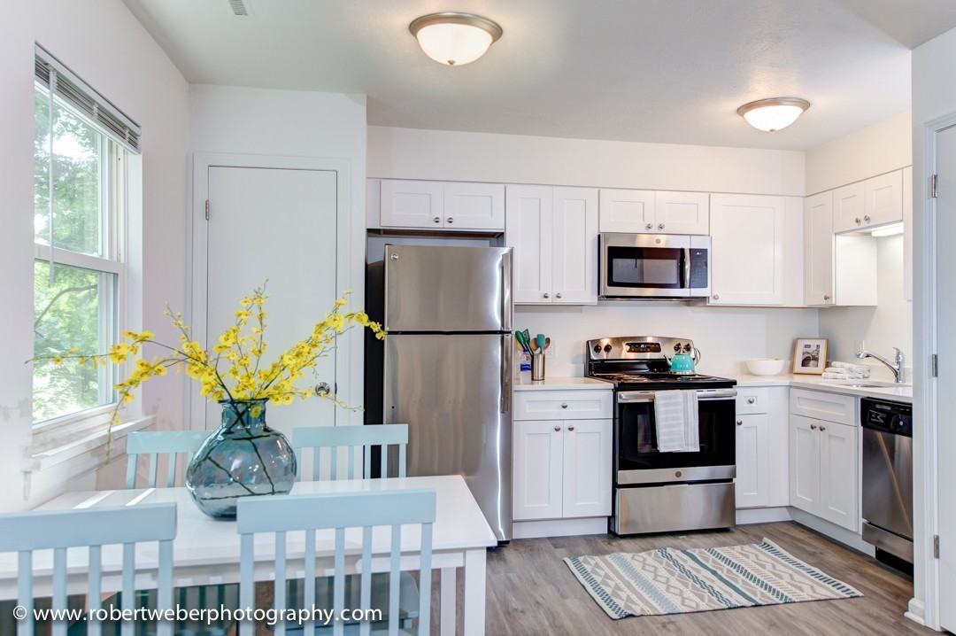 250 E Bristol St #B22 - Photo 6 of 9