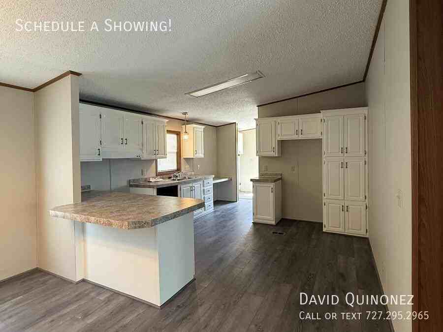51102 Freedom Way - Photo 2 of 12