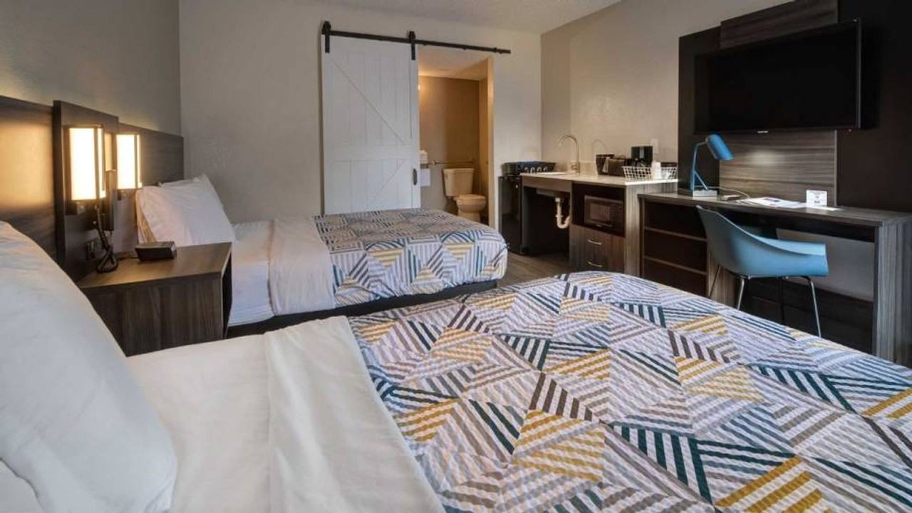 Mesa Studios - Photo 4 of 25