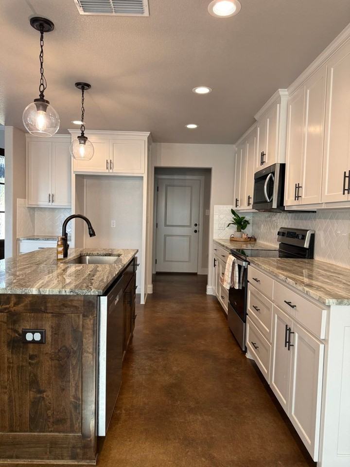 401 Old Authon Rd - Photo 4 of 31