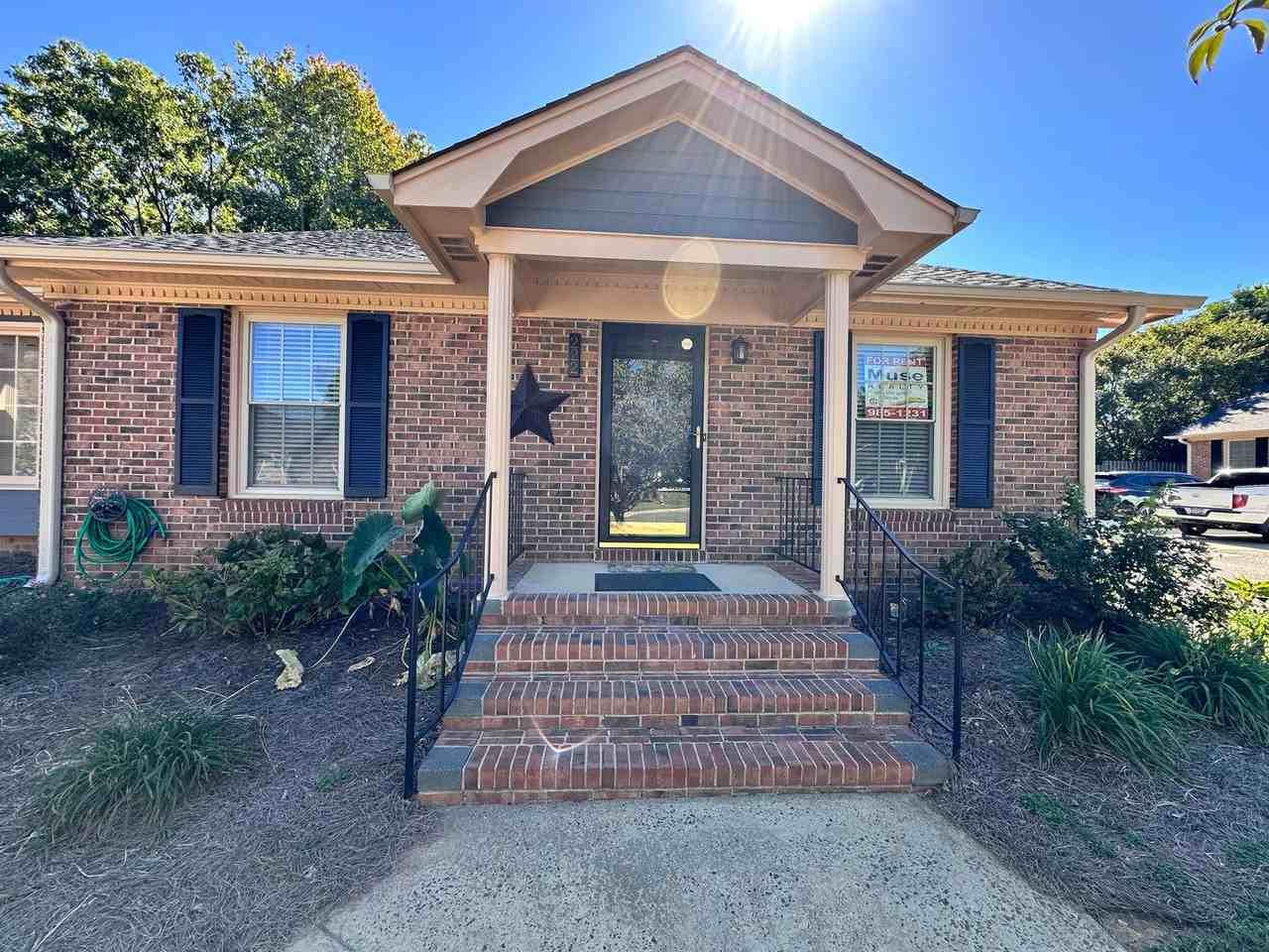 222 Pointe Circle - Photo 2 of 12