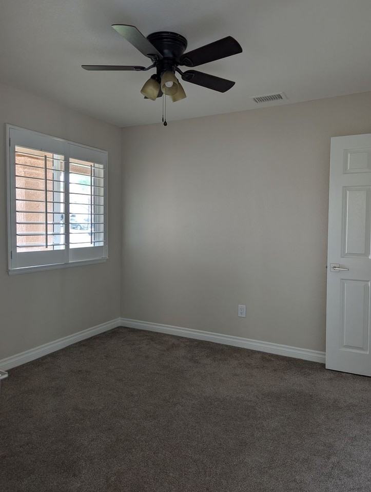 8615 Barton St - Photo 3 of 21