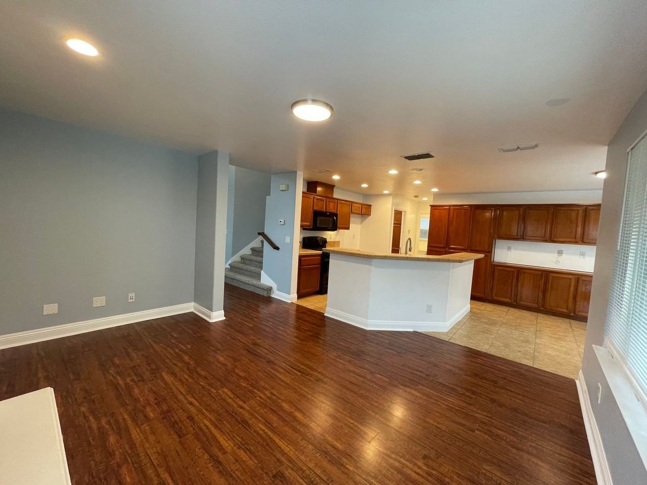 7661 Laguna Beach Way - Photo 5 of 28