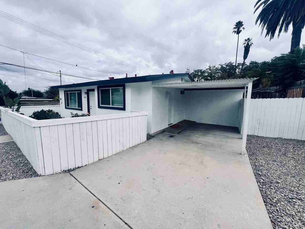 422 S Date St - Photo 3 of 17