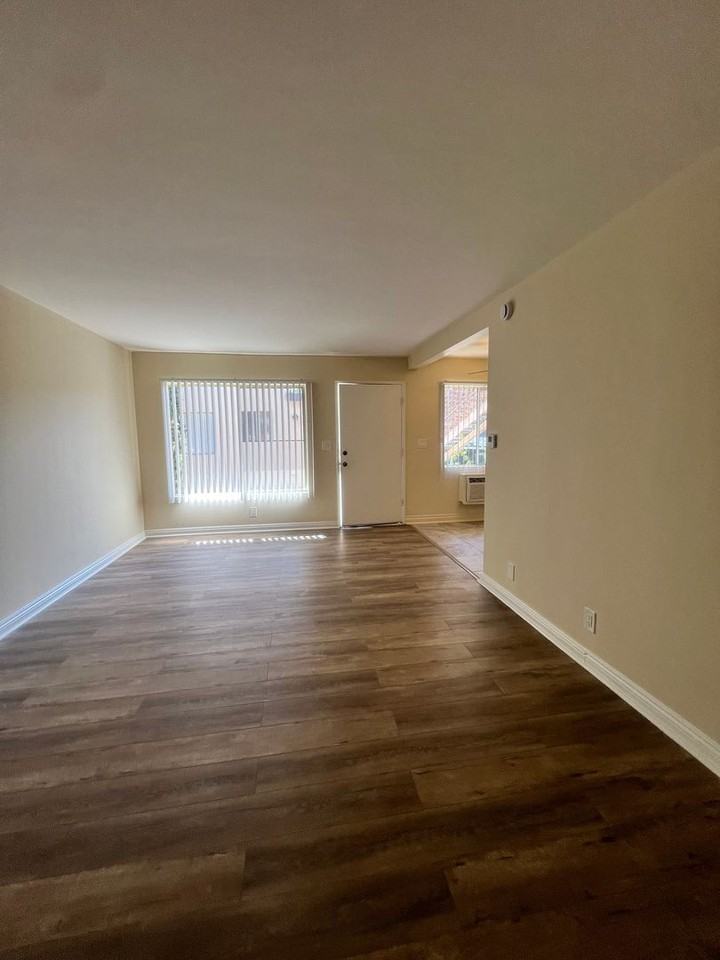 #287 - Photo 2 of 20